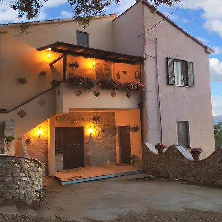 Charming With Mountain View In 45 M² Terrace Apartman *